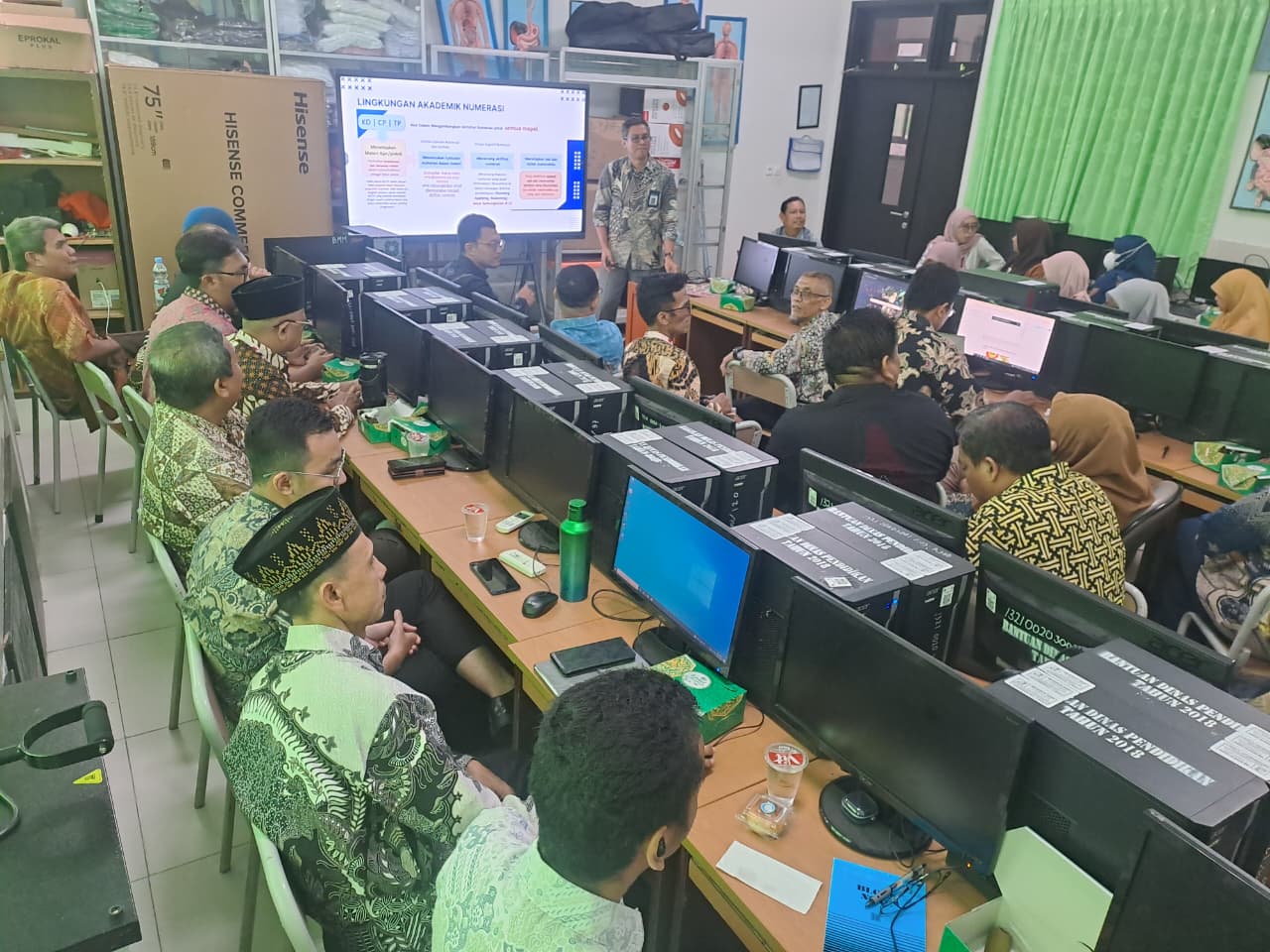 SMK Negeri 55 Gelar IHT: Tingkatkan Literasi & Numerasi Siswa dengan Pemanfaatan Teknologi